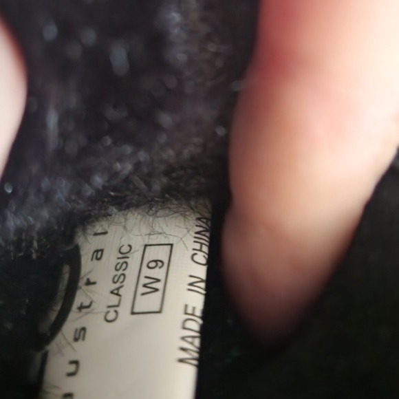 UGG Classic Womens BOOTS - Picture 4 of 9